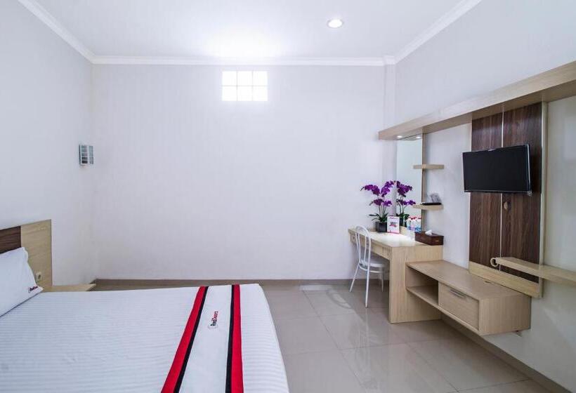 פנסיון Reddoorz @ Jatiwaringin