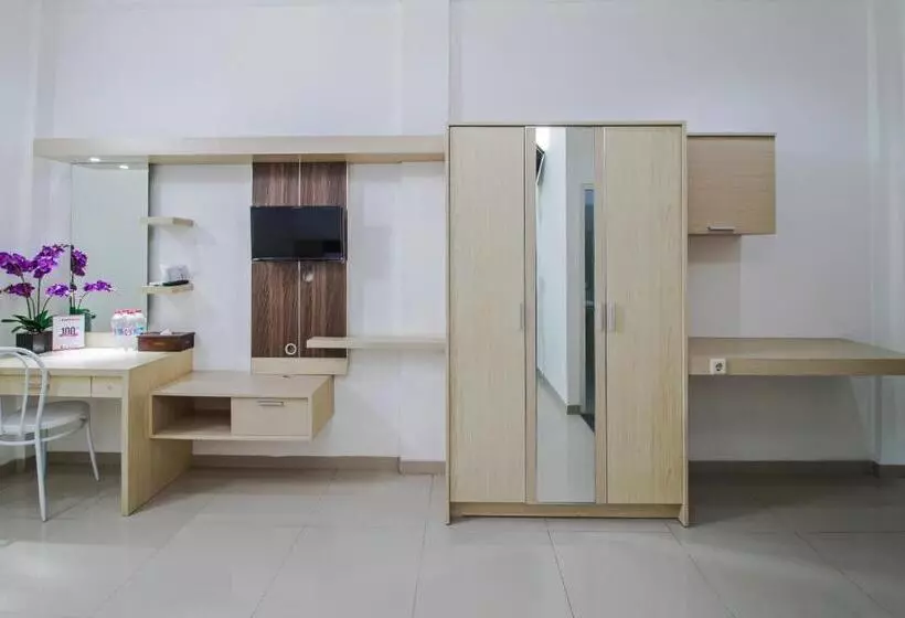 Majatalo Reddoorz @ Jatiwaringin