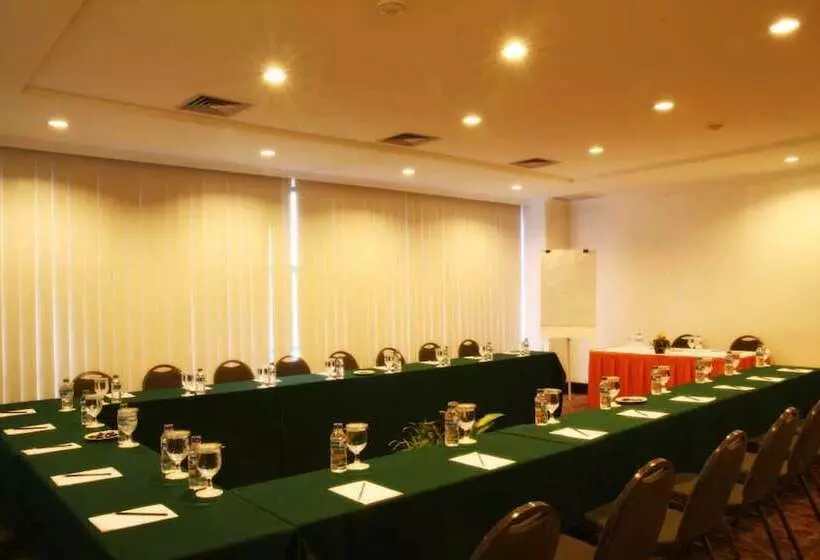 The Acacia Hotel Jakarta