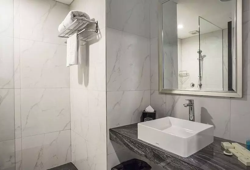 The Acacia Hotel Jakarta