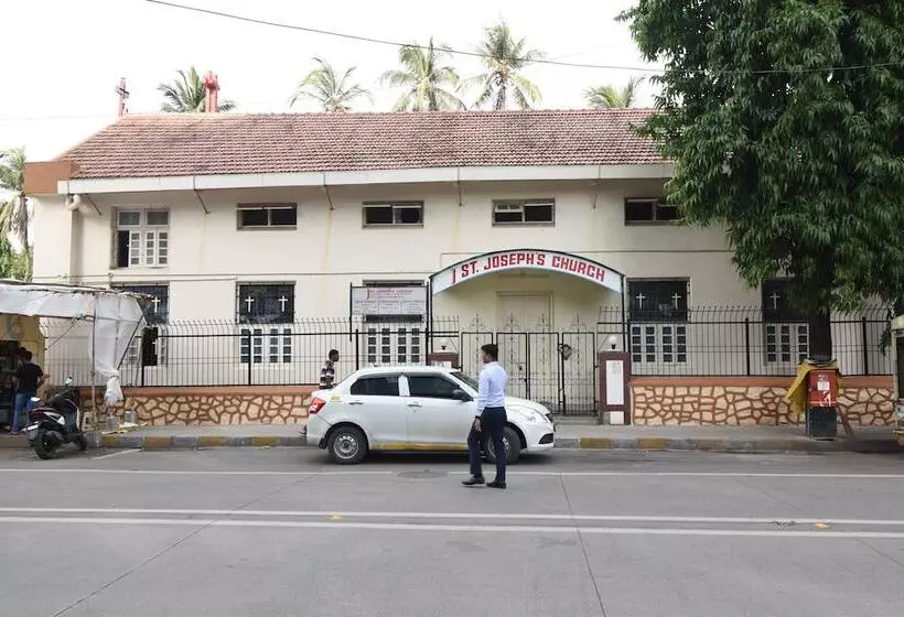 בית מלון כפרי Kings International Juhu