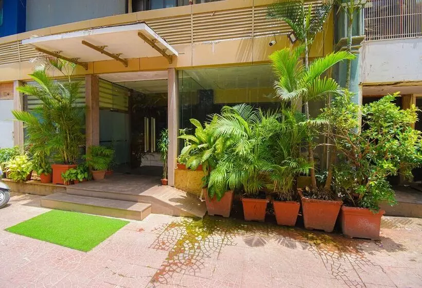 בית מלון כפרי Kings International Juhu