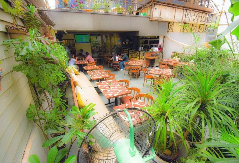 בית מלון כפרי Kings International Juhu