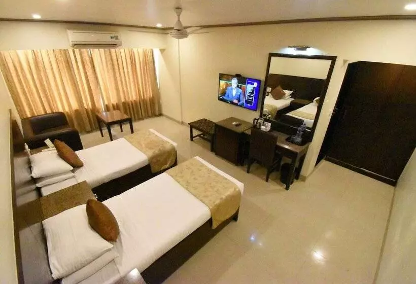 בית מלון כפרי Kings International Juhu