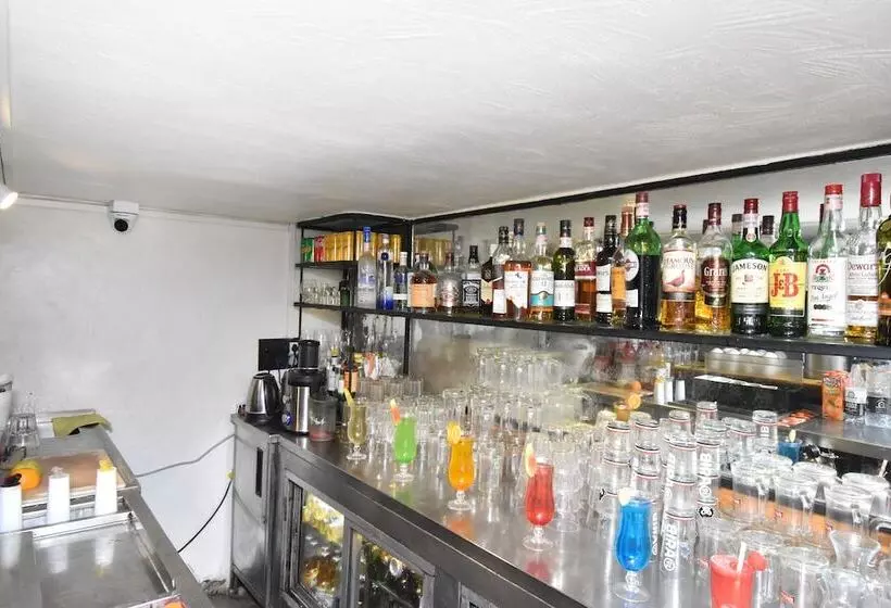 בית מלון כפרי Kings International Juhu