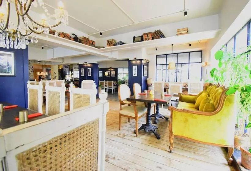 בית מלון כפרי Kings International Juhu