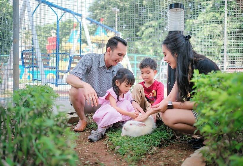 Hotel Sunlake Waterfront Resort & Convention