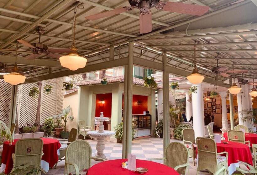 בית מלון כפרי The Elgin Fairlawn Kolkata