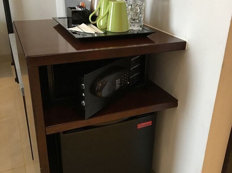 Szálloda Primebiz  Tegal