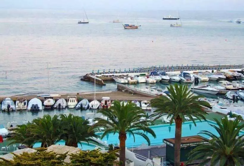 ホテル Circeo Park