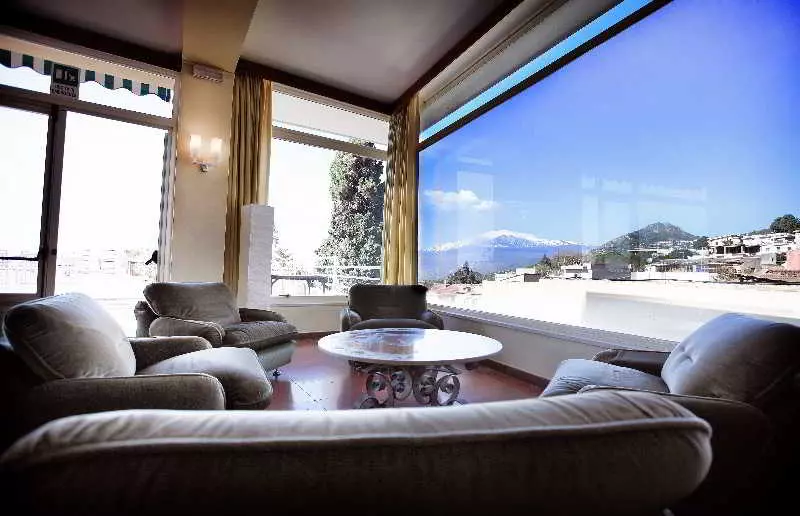 בית מלון כפרי Continental