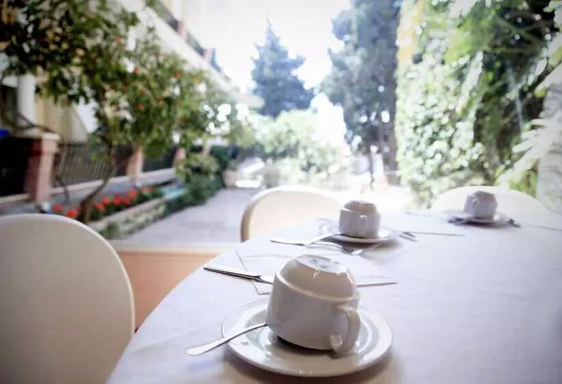 בית מלון כפרי Continental