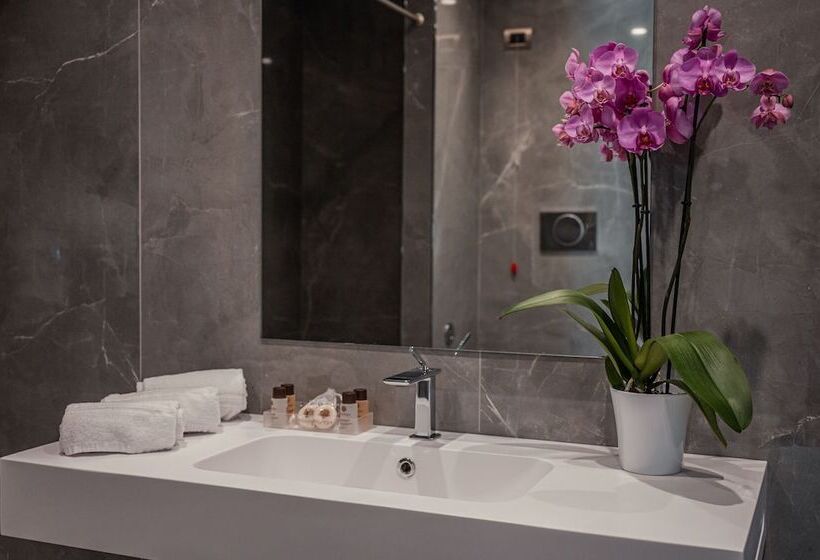 فندق Continental