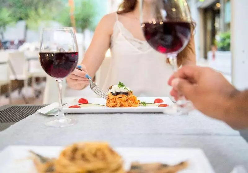 هتل Ibis Styles Palermo Cristal