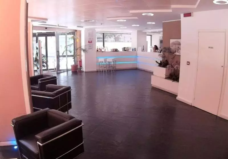 هتل Ibis Styles Palermo Cristal