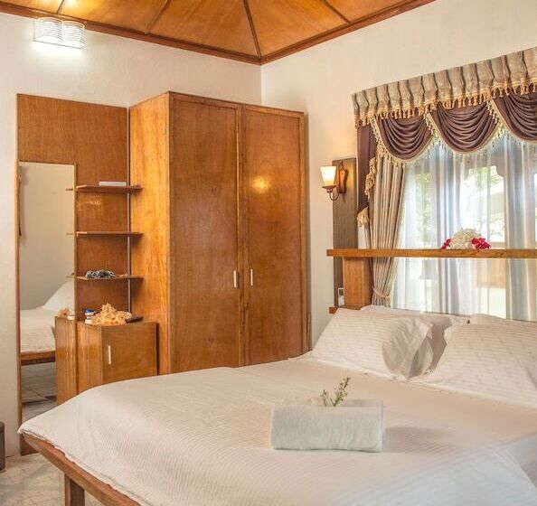 هتل Tropical Biosphere