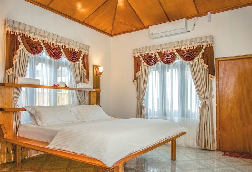 هتل Tropical Biosphere