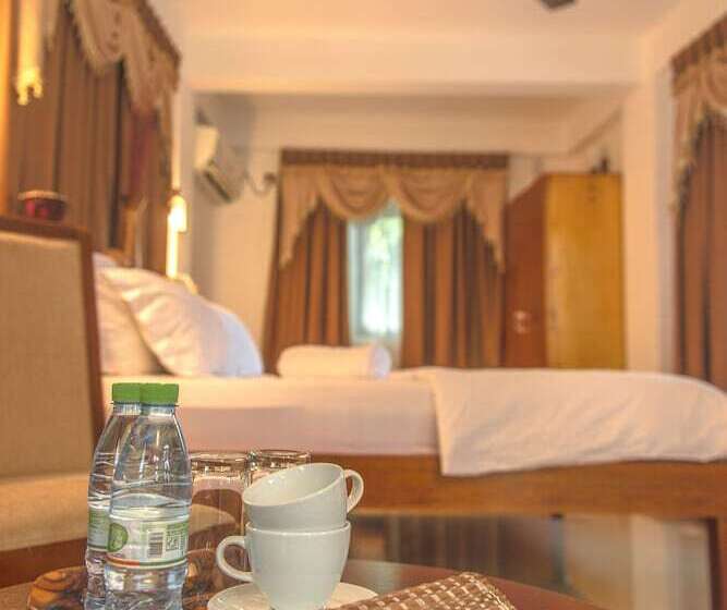 هتل Tropical Biosphere