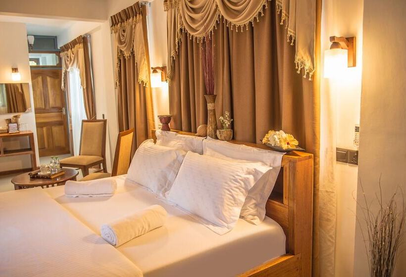 هتل Tropical Biosphere