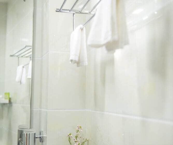 هتل Tropical Biosphere