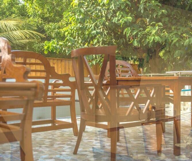 هتل Tropical Biosphere