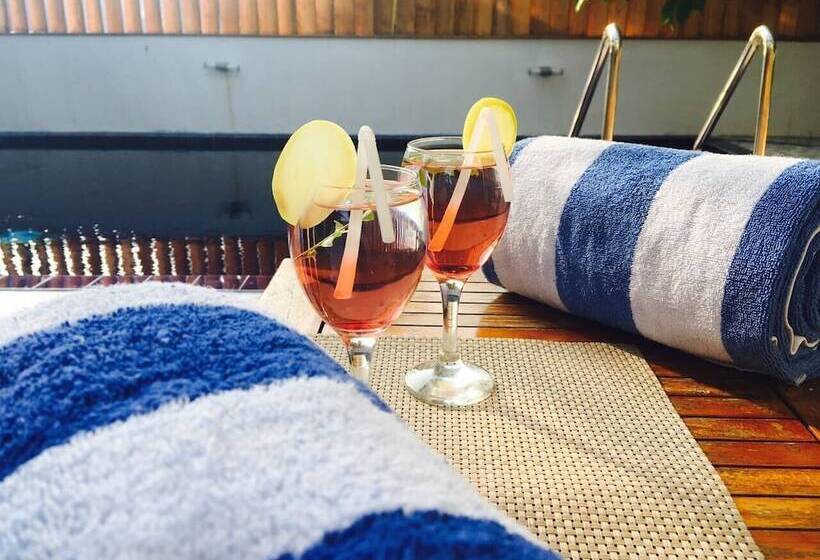 هتل Tropical Biosphere