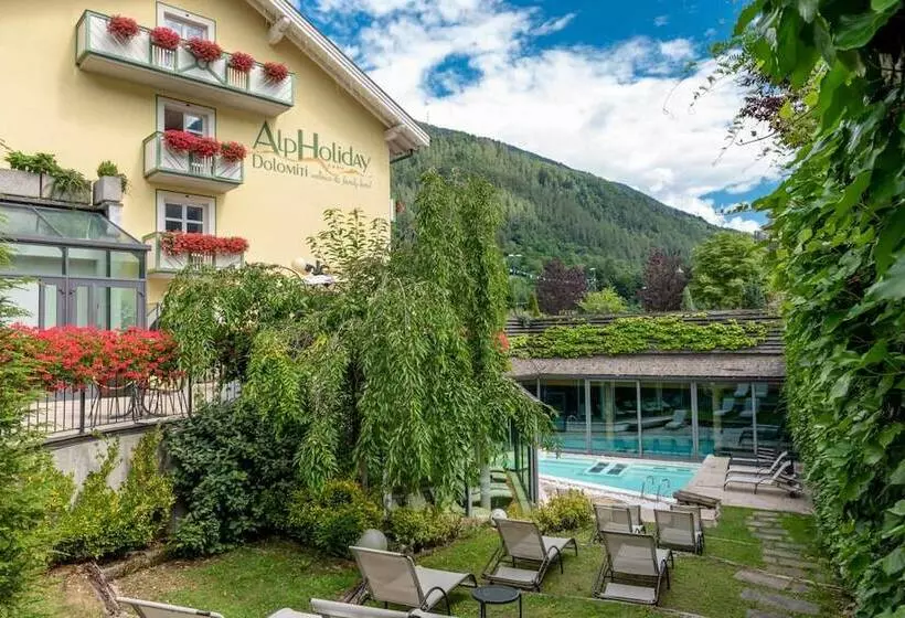 Отель Alpholiday Dolomiti Wellness & Family
