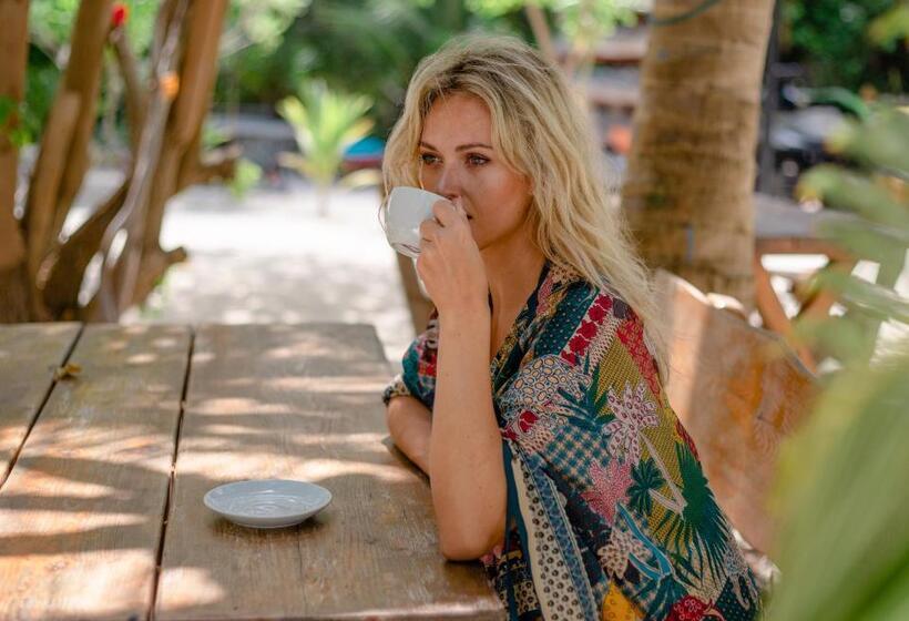 پانسیون Dhiffushi Inn