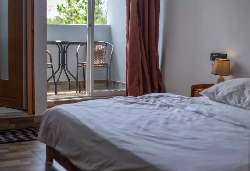 پانسیون Dhiffushi Inn