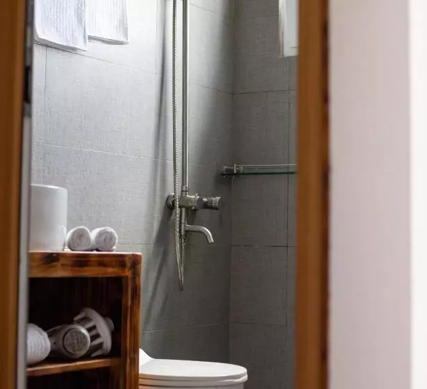 پانسیون Dhiffushi Inn