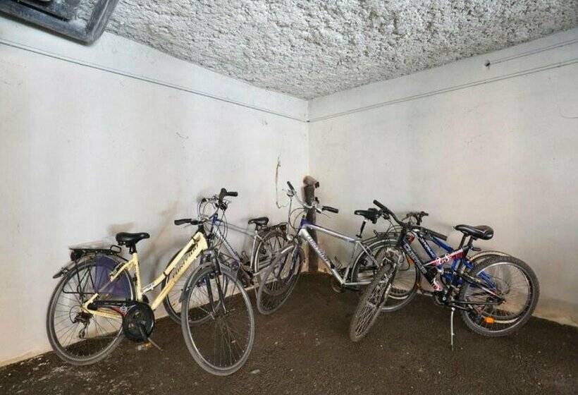 בית מלון כפרי First Inn