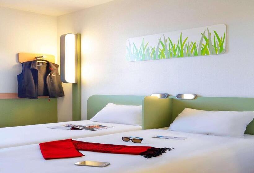 בית מלון כפרי First Inn