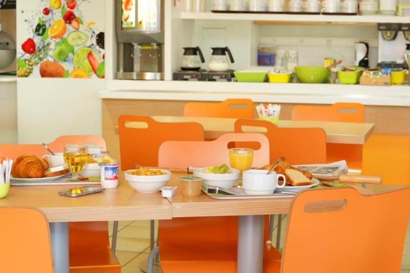 בית מלון כפרי First Inn