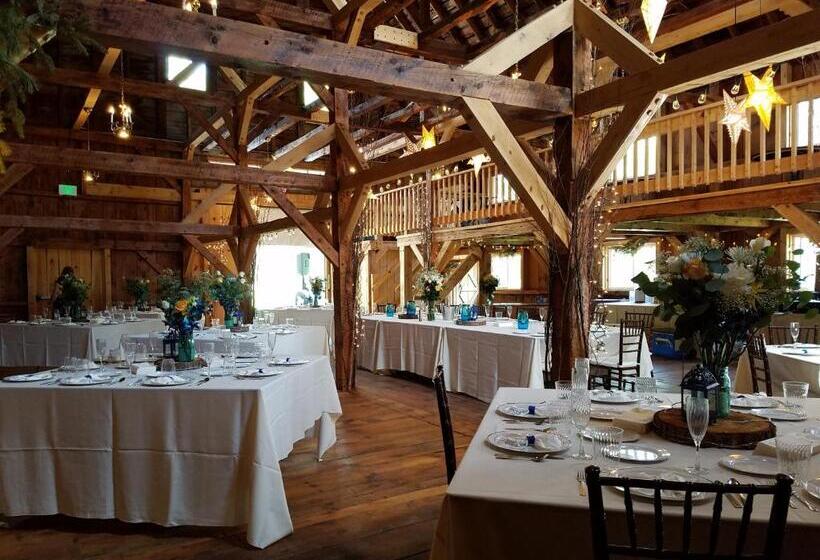 בית מלון כפרי Highland Lake Inn