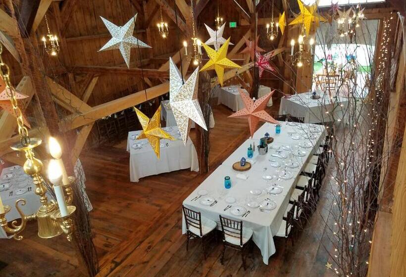 בית מלון כפרי Highland Lake Inn