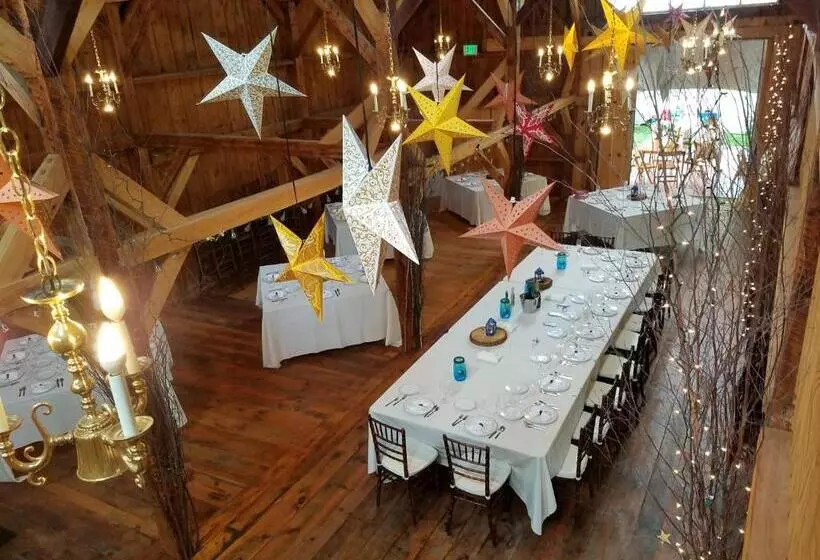 Hotelli Highland Lake Inn