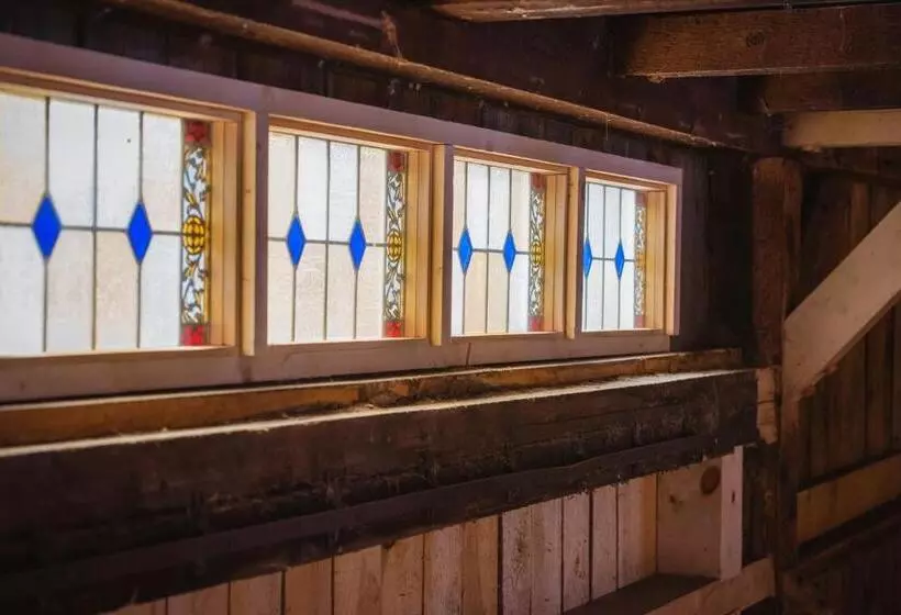 Hotelli Highland Lake Inn