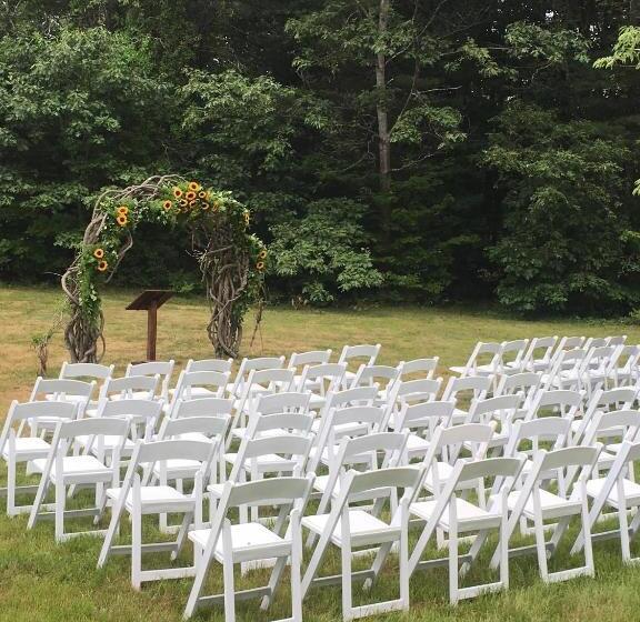 בית מלון כפרי Highland Lake Inn