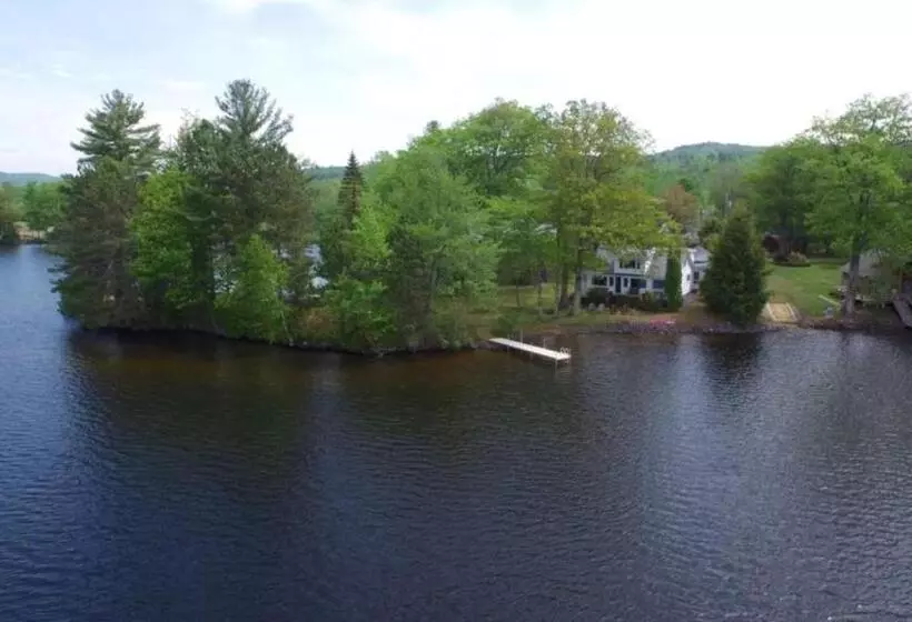 Hotelli Highland Lake Inn