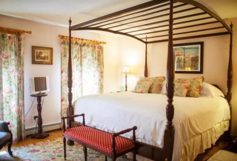 בית מלון כפרי Highland Lake Inn