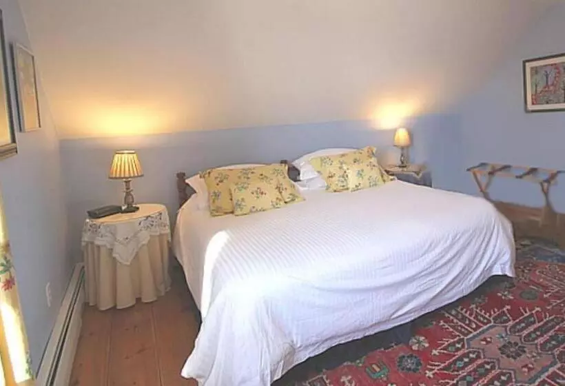 Hotelli Highland Lake Inn