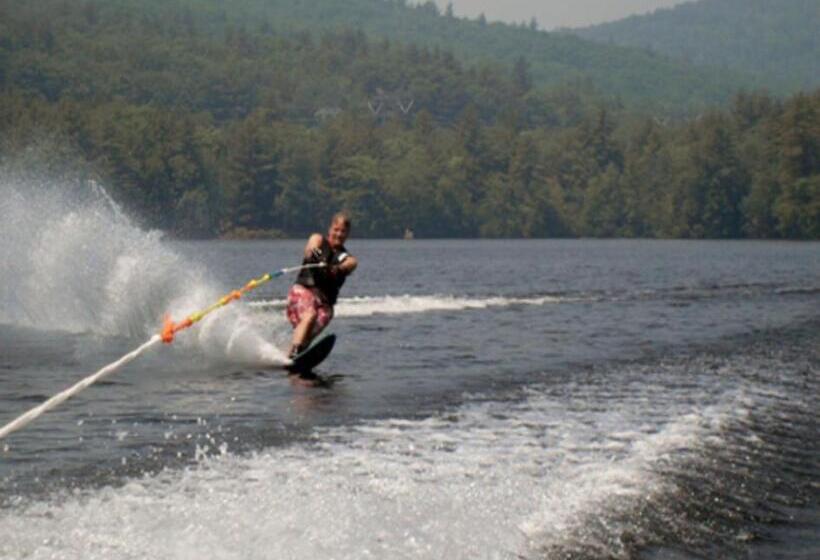 בית מלון כפרי Highland Lake Inn