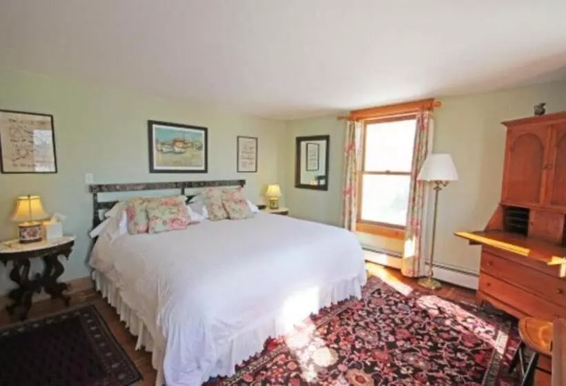 Hotelli Highland Lake Inn