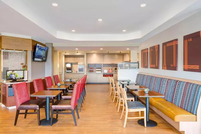 هتل Towneplace Suites By Marriott San Diego Downtown