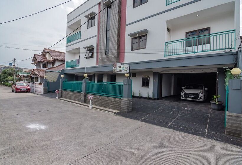 פנסיון Reddoorz Plus At Buah Batu