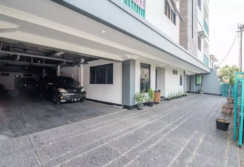 Majatalo Reddoorz Plus At Buah Batu