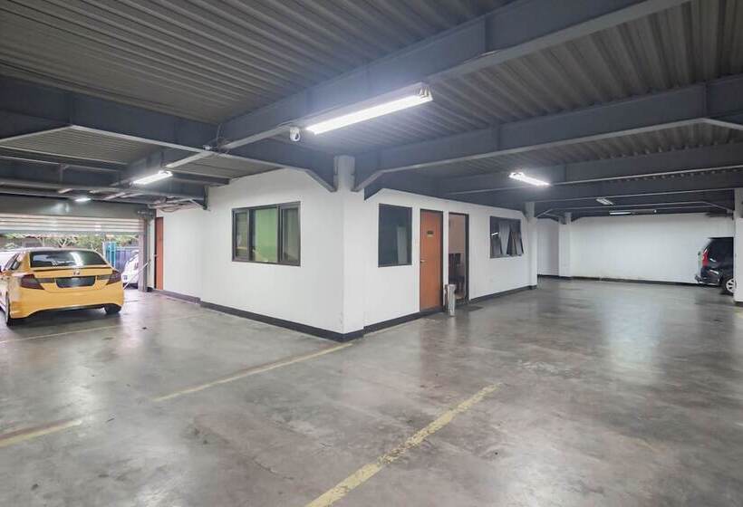 פנסיון Reddoorz Plus At Buah Batu