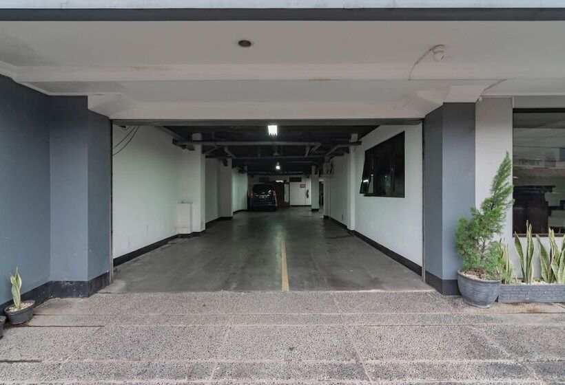 פנסיון Reddoorz Plus At Buah Batu