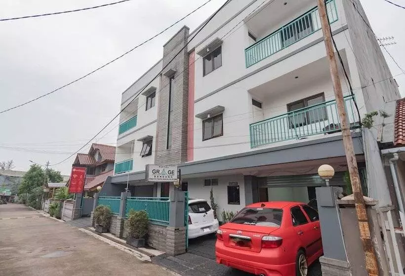 Majatalo Reddoorz Plus At Buah Batu