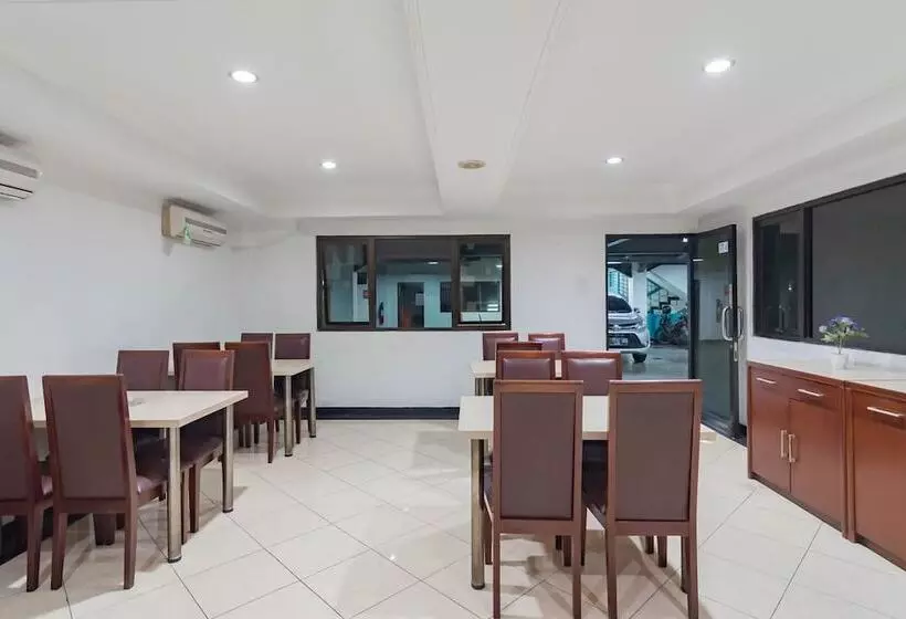 Majatalo Reddoorz Plus At Buah Batu